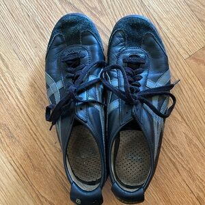 ASICS Onitsuka Tiger black grey. Men’s 8.5